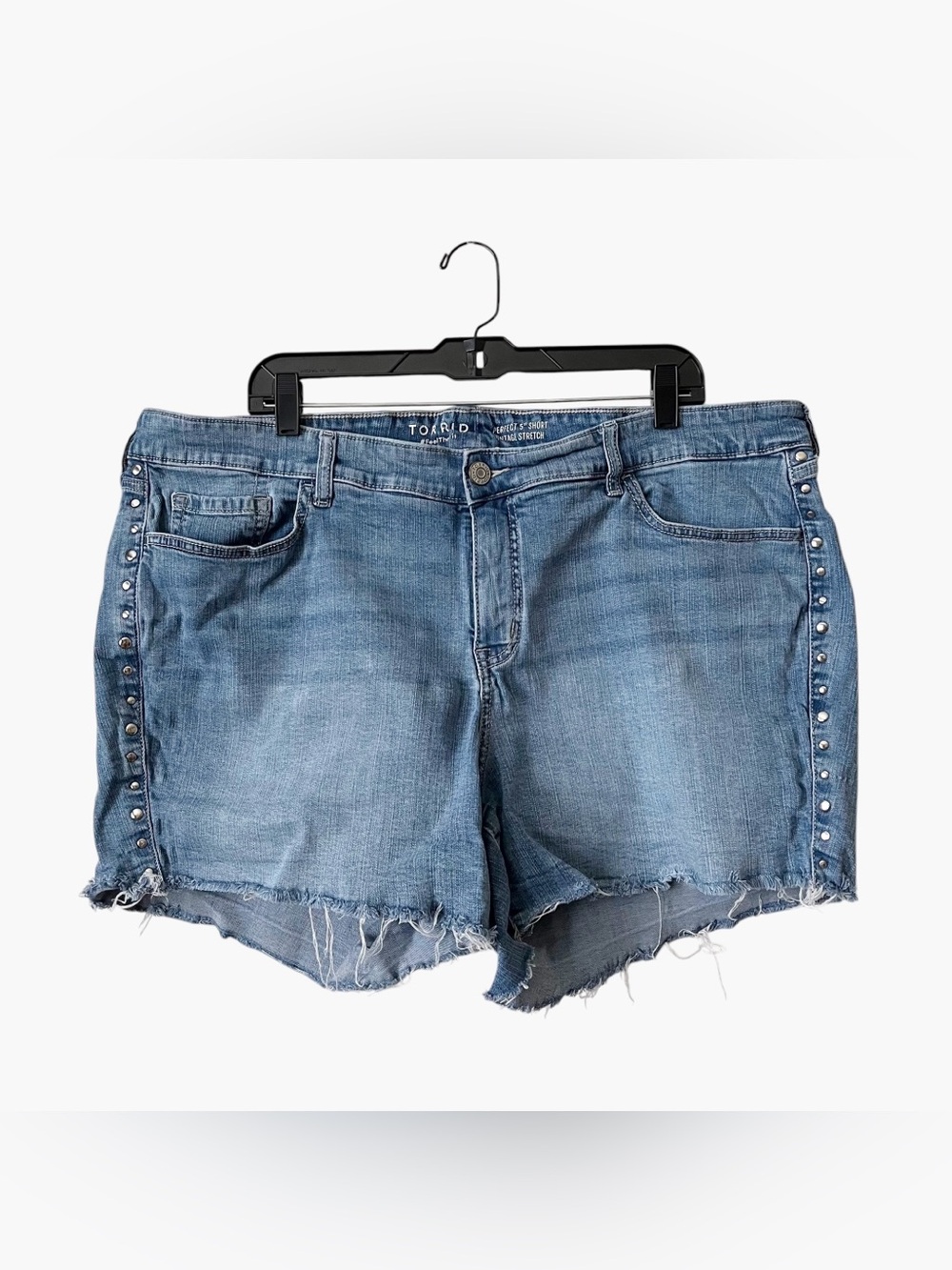 Torrid Perfect 5" Inseam Vintage Stretch Jean Shorts Women's Size 20 Blue Denim